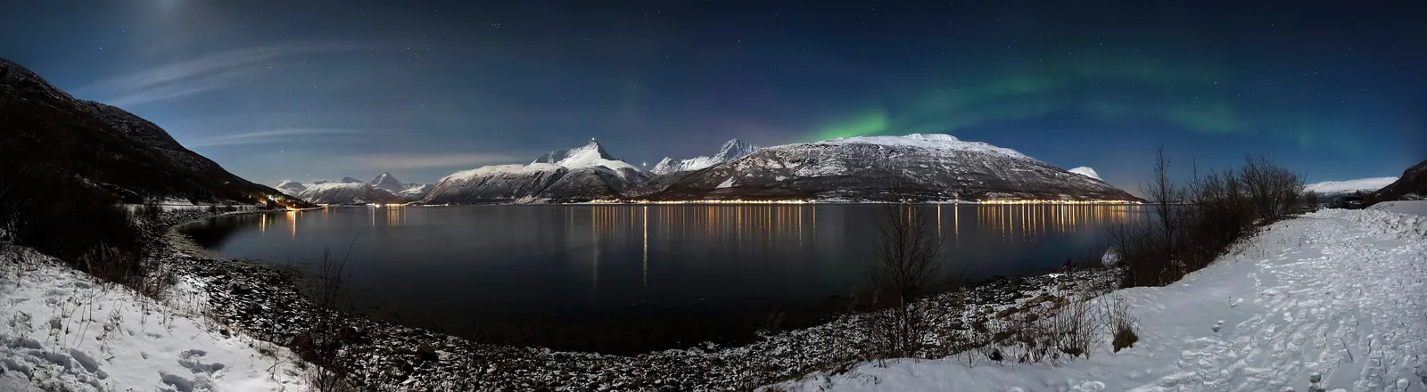 Aurora over the Lyngen Alps and Storfjorden